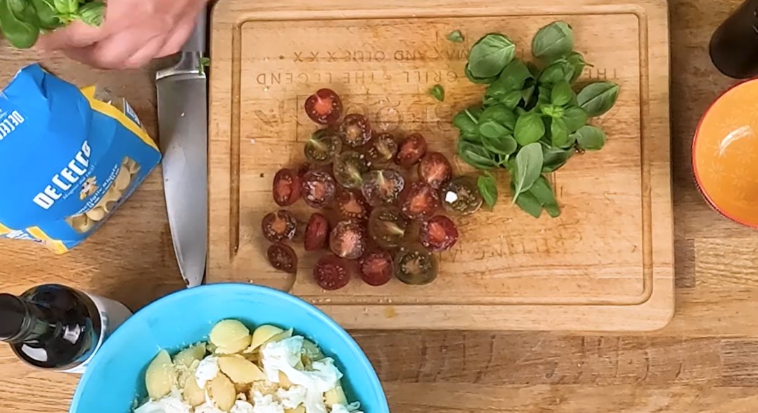 Quick and easy tomato pasta
